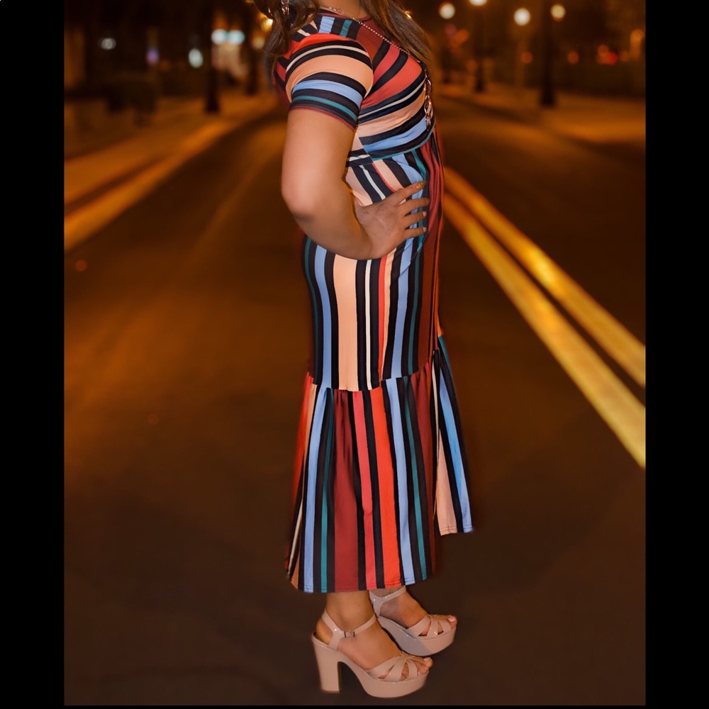 Beautiful multicolor dress. Simple but elegant.